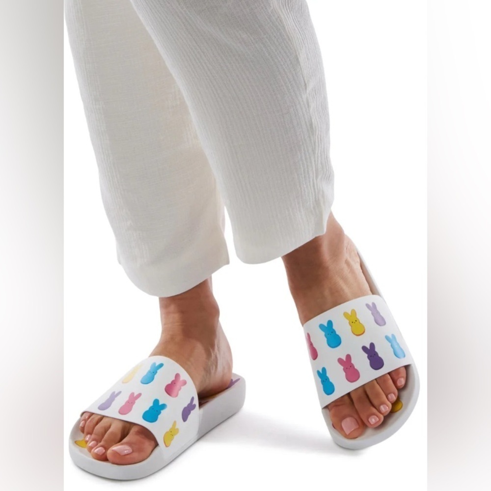 NWOT KATY PERRY PEEPS BUNNY SLIDES Sz.5 Relax poolside in the Peeps® Bunny Slide